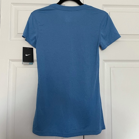 Nike Training Woman’s Dri-Fit Short Sleeve T-Shirt 💕 - Picture 3 of 9